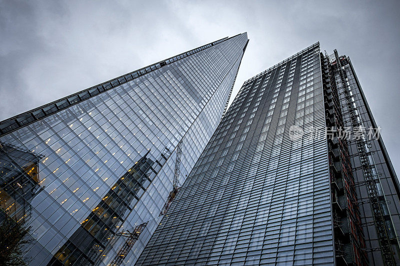 英国伦敦的碎片大厦(Shard)和碎片广场(Shard Place)